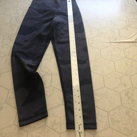 Aerie Blue Camo Leggings Hi-Rise Cropped Inseam Size Small Short Inseam - Picture 5 of 13
